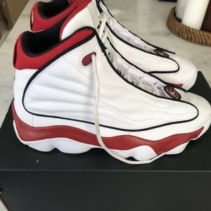 Jordan Pro Strong (GS) size 6.5 with box basketball gym shoes